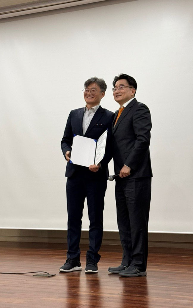 Invisalign을 사용한 발치 치료에 대한 전략 강연 현장
